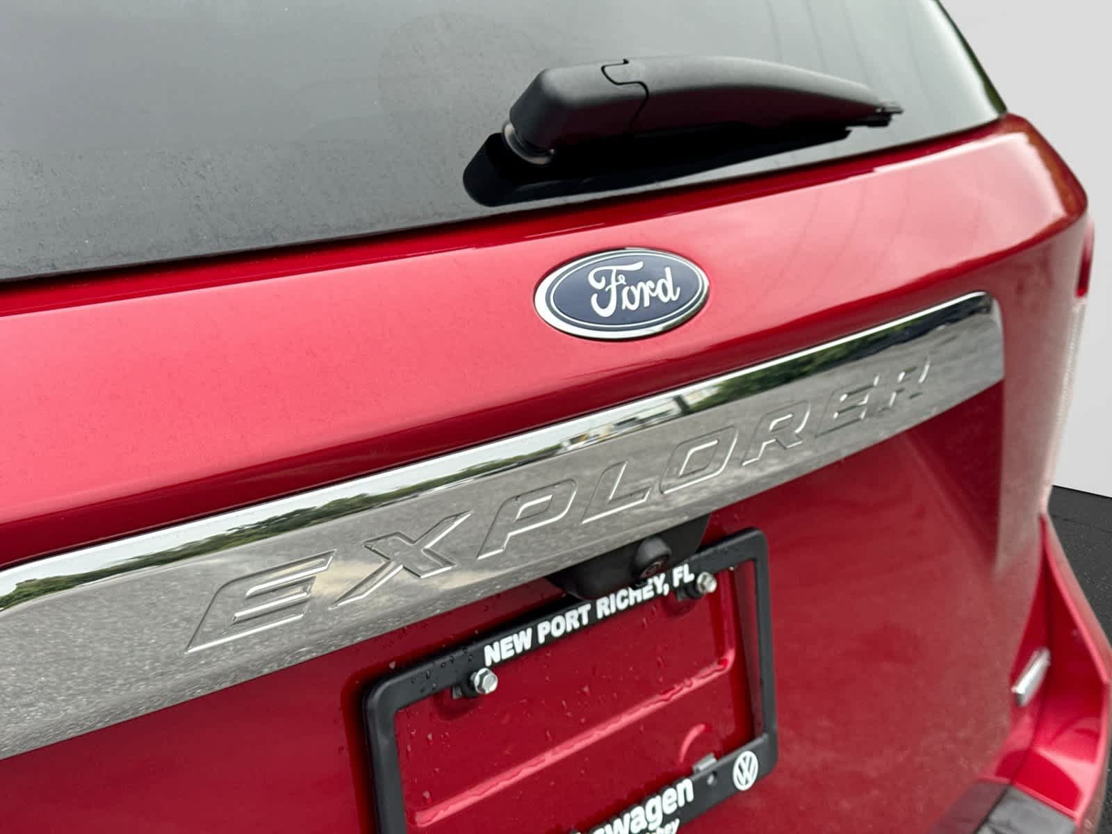 Used 2020 Ford Explorer XLT w/ Equipment Group 202A RWD image 19