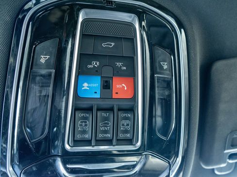 Used 2023 Jeep Grand Cherokee L Overland image 24