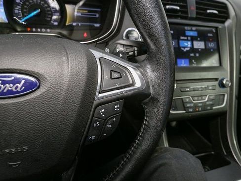 Used 2017 Ford Fusion SE w/ Equipment Group 201A image 28