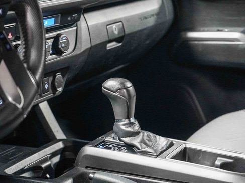 Used 2021 Toyota Tacoma TRD Off-Road image 26