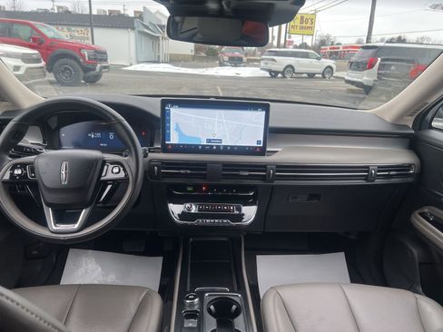 Used 2023 Lincoln Corsair Reserve w/ Rear Removable Package Tray image 24