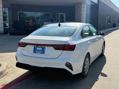 Used 2024 Kia Forte LX FWD image 5