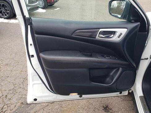 Used 2019 Nissan Pathfinder SL w/ Rock Creek Edition image 12