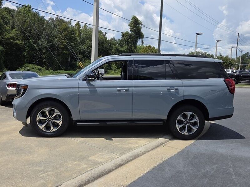 New 2027 Ford Expedition Active RWD image 5