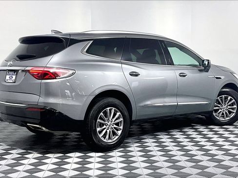 Used 2024 Buick Enclave Premium AWD/4WD image 12