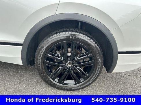 Used 2022 Volkswagen Tiguan SE R-Line AWD/4WD image 34
