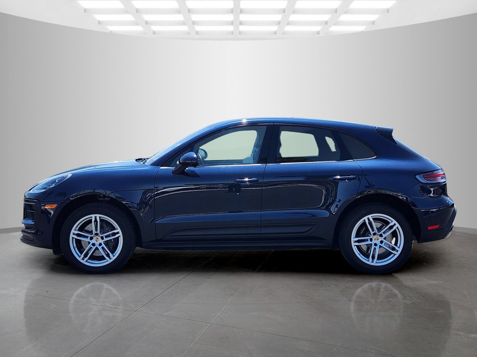 Used 2022 Porsche Macan AWD/4WD image 4