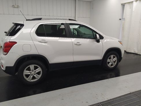 Used 2022 Chevrolet Trax LT w/ Driver Confidence Package AWD/4WD image 10