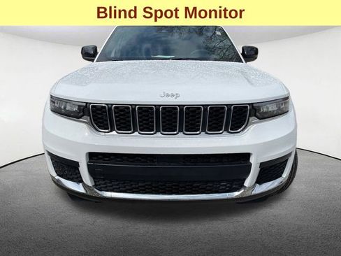 Used 2025 Jeep Grand Cherokee L Laredo AWD/4WD image 4