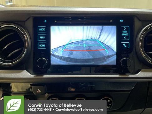 Used 2018 Toyota Tacoma TRD Sport image 19