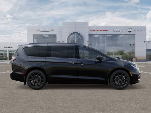 New 2026 Chrysler Pacifica Limited w/ S Appearance Package AWD/4WD image 47