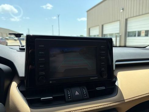 Used 2022 Toyota RAV4 XLE Premium FWD image 15