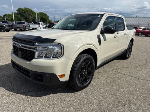 Used 2024 Ford Maverick Lariat w/ FX4 Off-Road Package AWD/4WD image 1