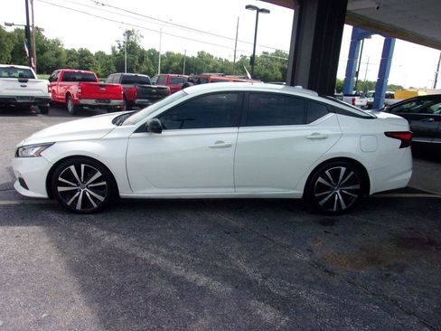 Used 2022 Nissan Altima 2.5 SR image 2