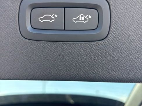 Used 2024 Volvo XC90 T8 Plus w/ Protection Package Premier image 35