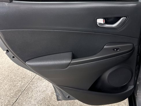 Used 2023 Hyundai Kona Limited image 18