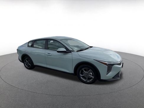 Used 2025 Kia K4 LXS image 2