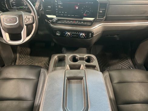 Used 2024 GMC Sierra 1500 SLT AWD/4WD image 4