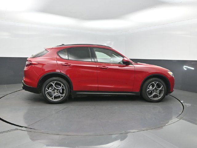 Used 2023 Alfa Romeo Stelvio Sprint AWD/4WD image 39