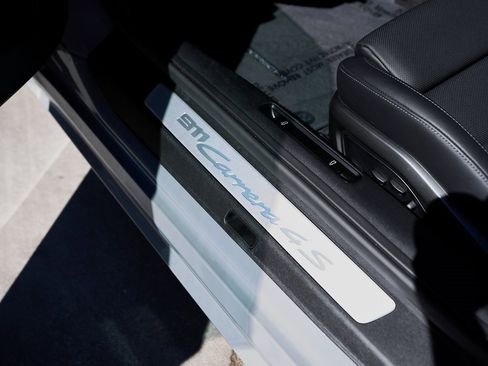 Used 2024 Porsche 911 Carrera 4S w/ Premium Package image 29