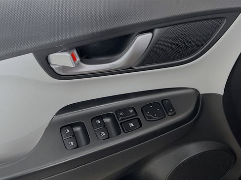 Used 2023 Hyundai Kona SEL w/ Convenience Package image 17