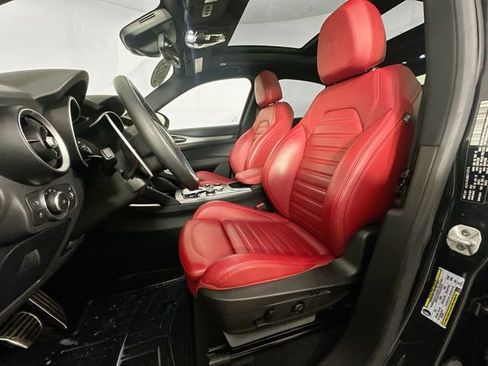 Used 2023 Alfa Romeo Stelvio Veloce AWD/4WD image 4