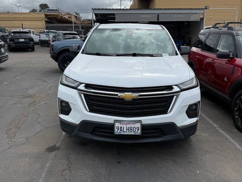 Used 2022 Chevrolet Traverse LS FWD image 2