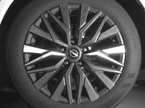 Used 2025 Nissan Altima 2.5 SV image 14