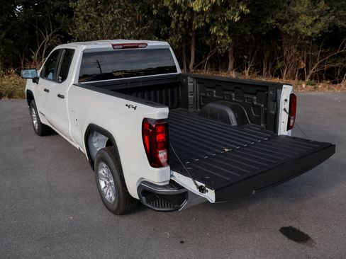 New 2026 GMC Sierra 1500 Pro w/ Pro Value Package image 7