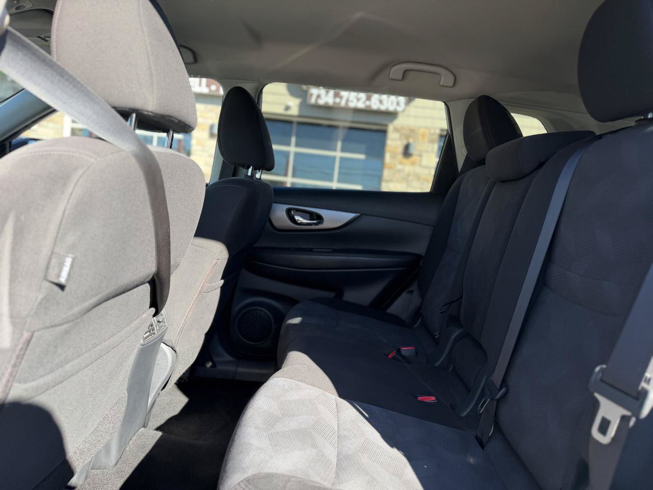 Used 2016 Nissan Rogue SV FWD image 16