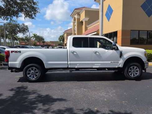 Used 2019 Ford F350 Lariat w/ Lariat Ultimate Package AWD/4WD image 2