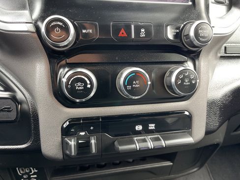 Used 2024 RAM 3500 Big Horn image 12