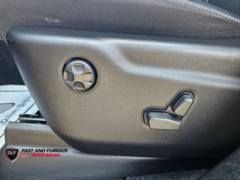 Used 2022 Jeep Grand Cherokee Laredo X AWD/4WD image 13