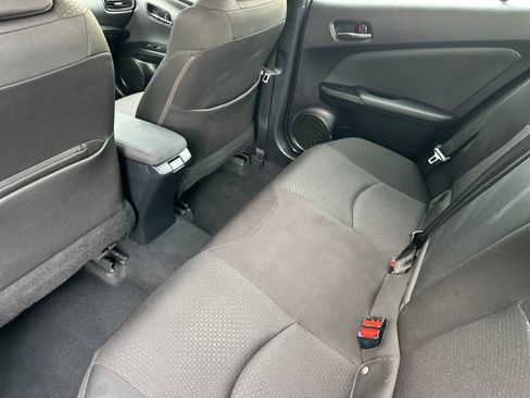 Used 2019 Toyota Prius LE image 4