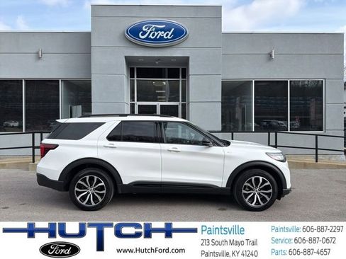 Used 2025 Ford Explorer ST-Line AWD/4WD image 2