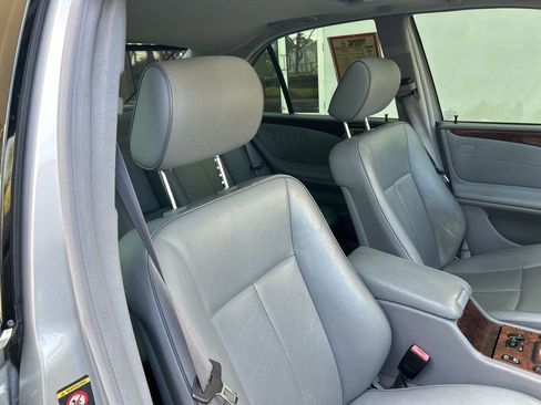 Used 2000 Mercedes-Benz E 320 Sedan image 18