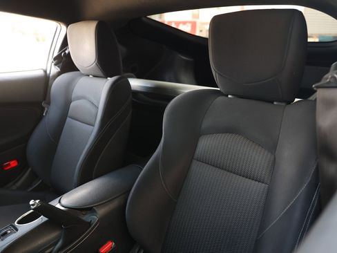 Used 2020 Nissan 370Z Coupe image 9