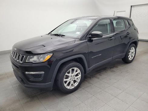 Used 2020 Jeep Compass Sport image 2