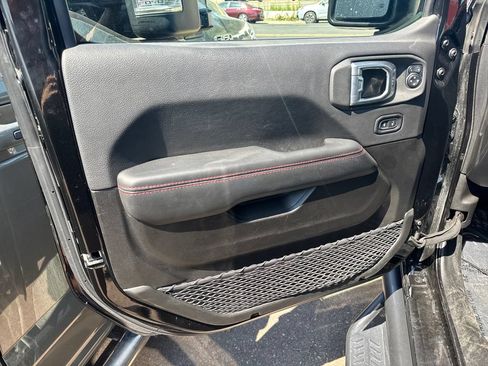 Used 2023 Jeep Gladiator Rubicon w/ LED Lighting Group AWD/4WD image 8