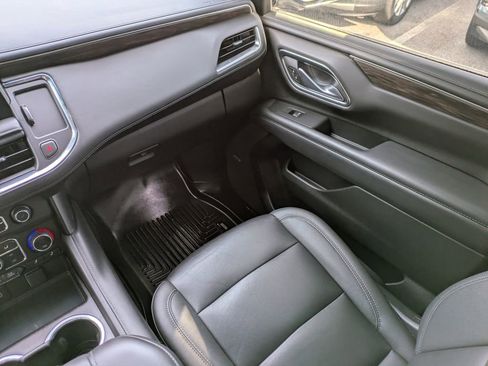 Used 2022 Chevrolet Tahoe Z71 w/ Luxury Package image 18