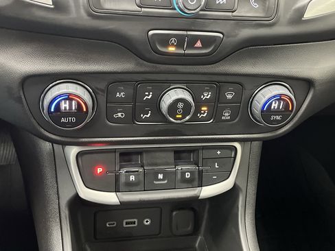 Certified 2023 GMC Terrain SLE w/ Driver Convenience Package image 21