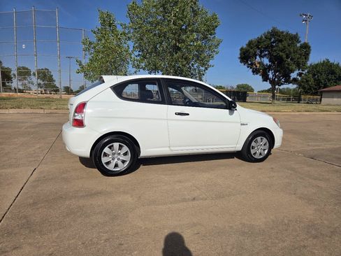 Used 2009 Hyundai Accent GS FWD image 25