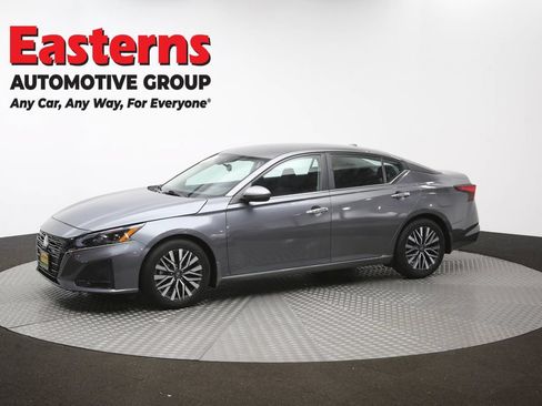 Used 2023 Nissan Altima 2.5 SV FWD image 56