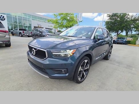 Used 2021 Volvo XC40 T5 Momentum w/ Premium Package AWD/4WD image 48