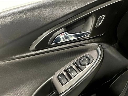 Used 2020 Chevrolet Malibu LT image 37