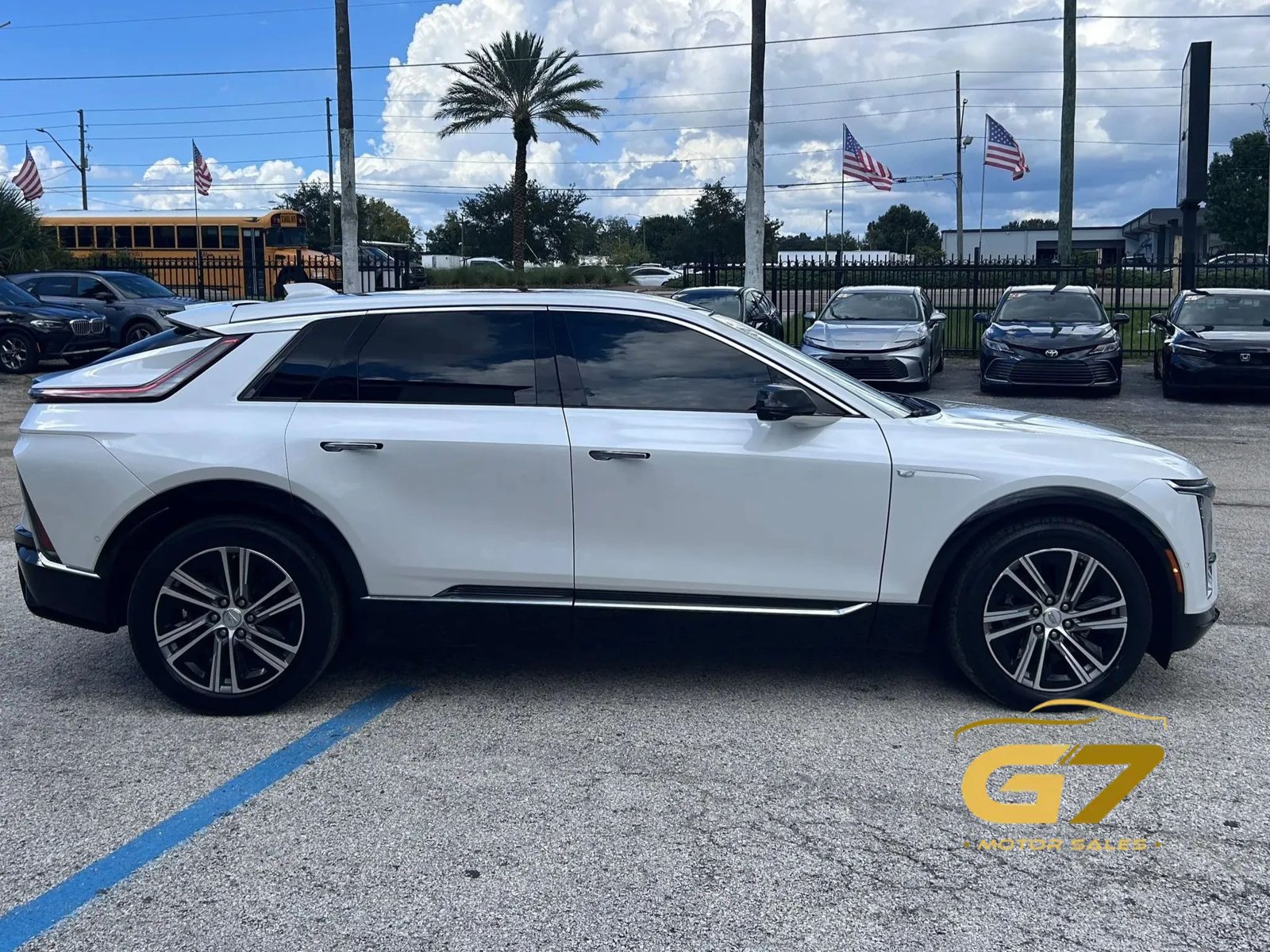 Used 2024 Cadillac Lyriq Luxury RWD image 5