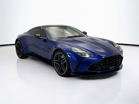 Used 2025 Aston Martin V8 Vantage Coupe image 3