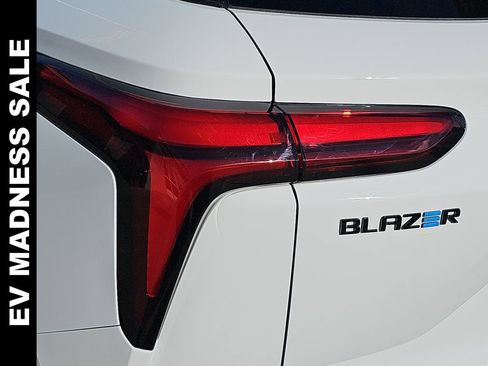 New 2025 Chevrolet Blazer EV LT w/ Midnight/Sport Edition image 40