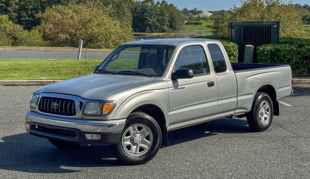 Used 2003 Toyota Tacoma 2WD Xtracab w/ SR5 Pkg image 3