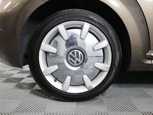 Used 2012 Volkswagen Beetle 2.5 FWD image 7